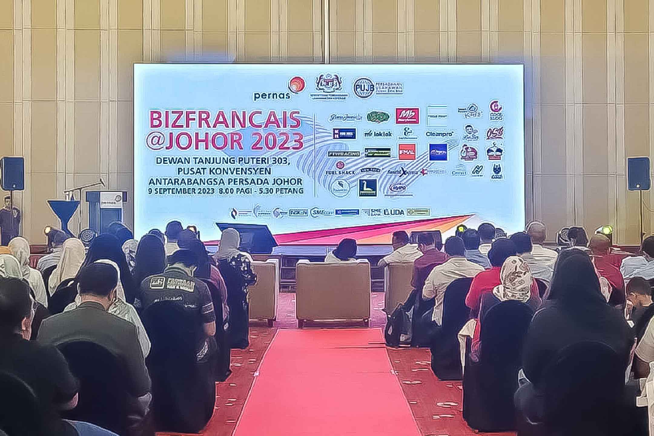 Rental Indoor LED Screen for Majlis Perasmian Program BIZFrancais @JOHOR2023 at Persada Johor International Convention Centre