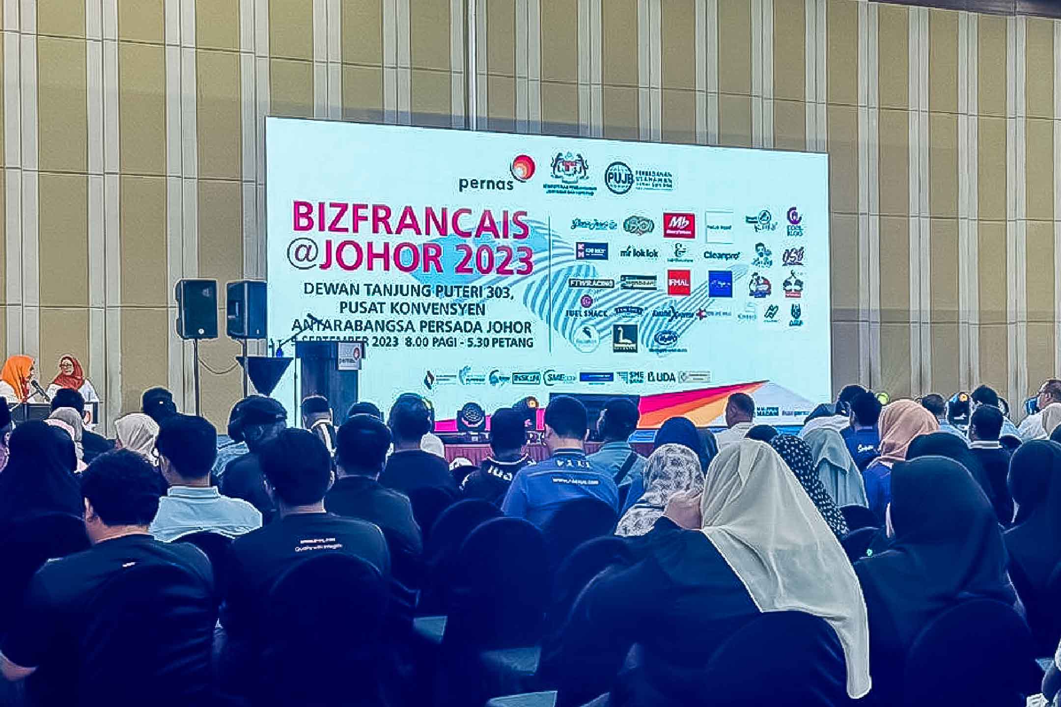 Rental Indoor LED Screen for Majlis Perasmian Program BIZFrancais @JOHOR2023 at Persada Johor International Convention Centre