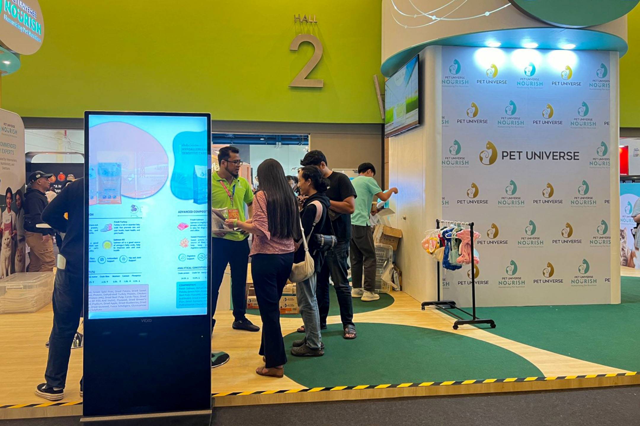 Rental Digital Standee for Pet Universe Sdn Bhd at Pet Expo Malaysia, Mid Valley Exhibition Centre (MVEC)